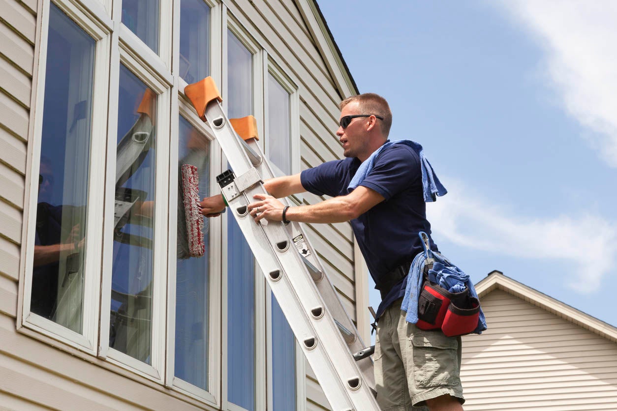 Why To Hire Professionals For Window Cleaning From The Jacobsens Rengring